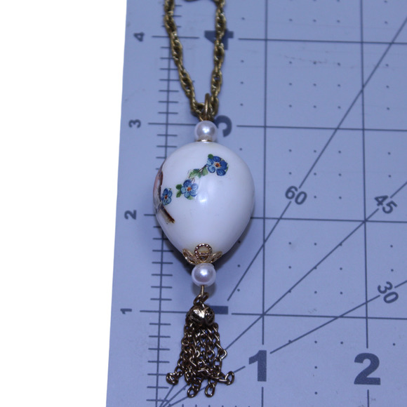 Vintage Handmade Quail Egg Pendant Necklace Birds Flowers Tassel Gold Tone 24" - Picture 7 of 8